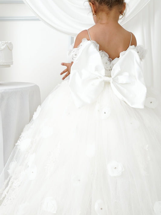 White quinceanera girl dress