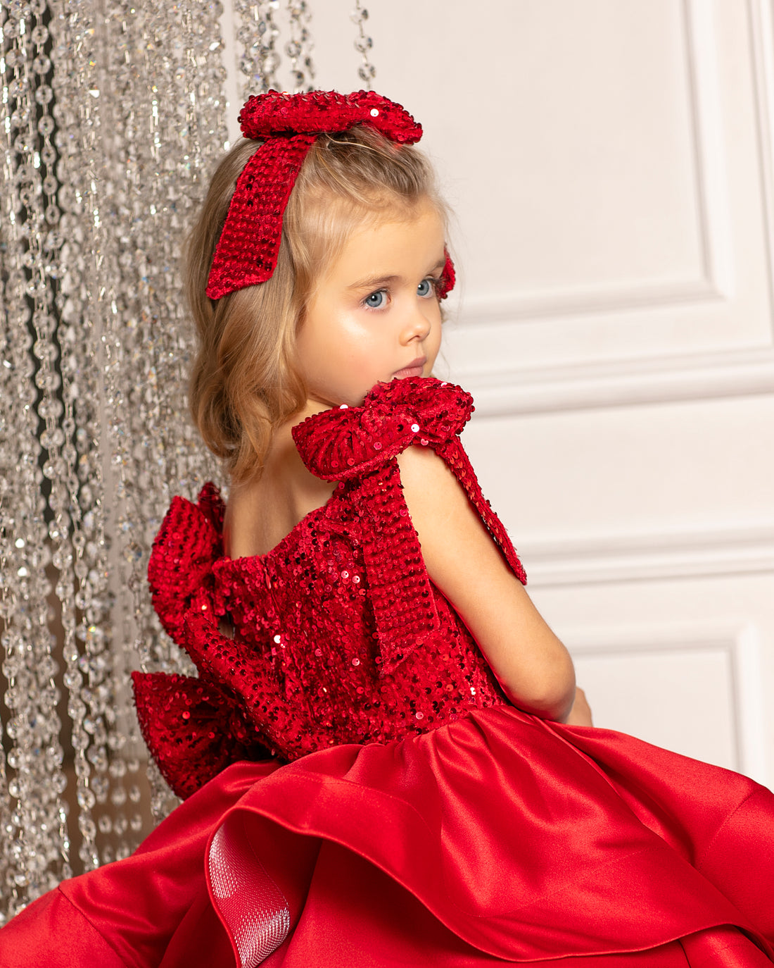 Holiday-ready toddler girl dress in velvet red satin with a gorgeous big bow for Christmas. Baby Girl Dress for Special Occasion