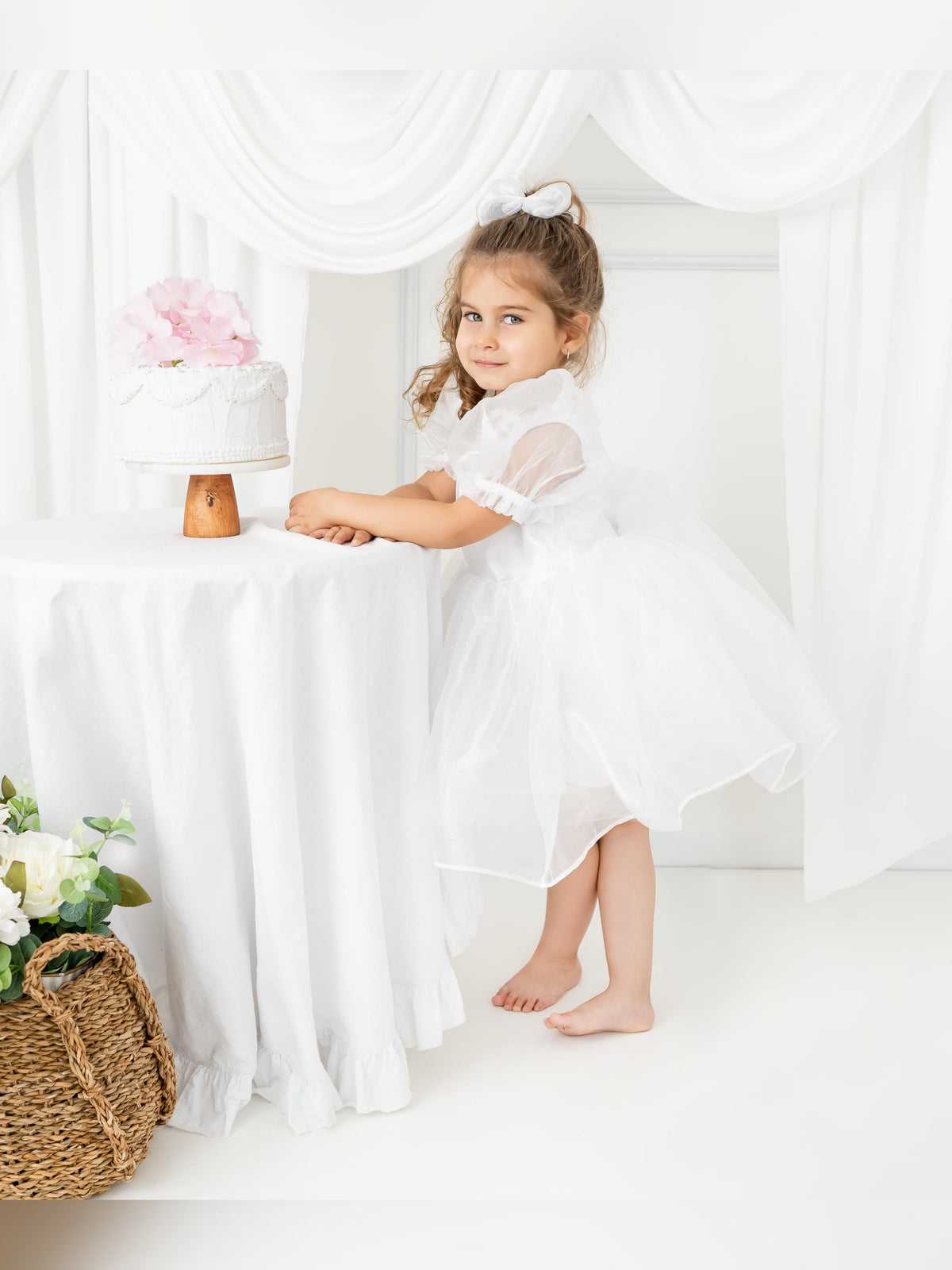 White Ballon sleeve dress