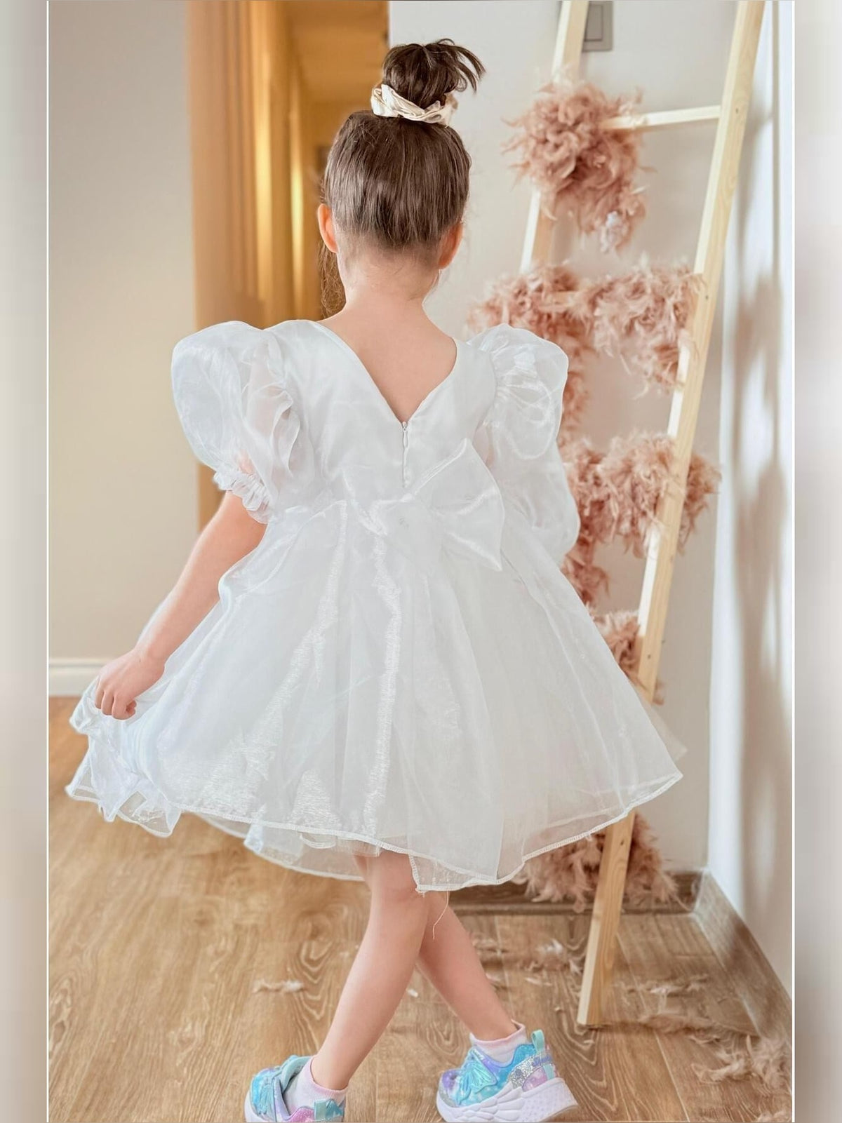 White Ballon sleeve dress