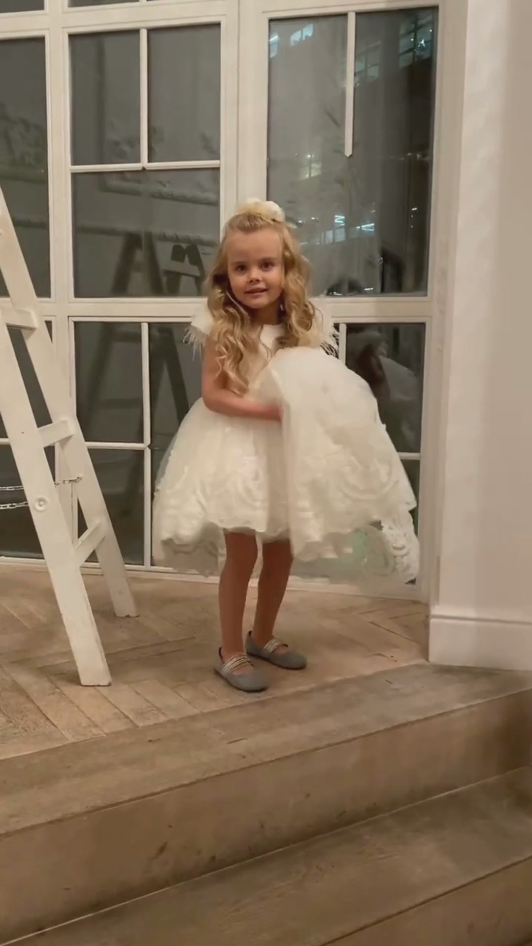 Mila girl dress white